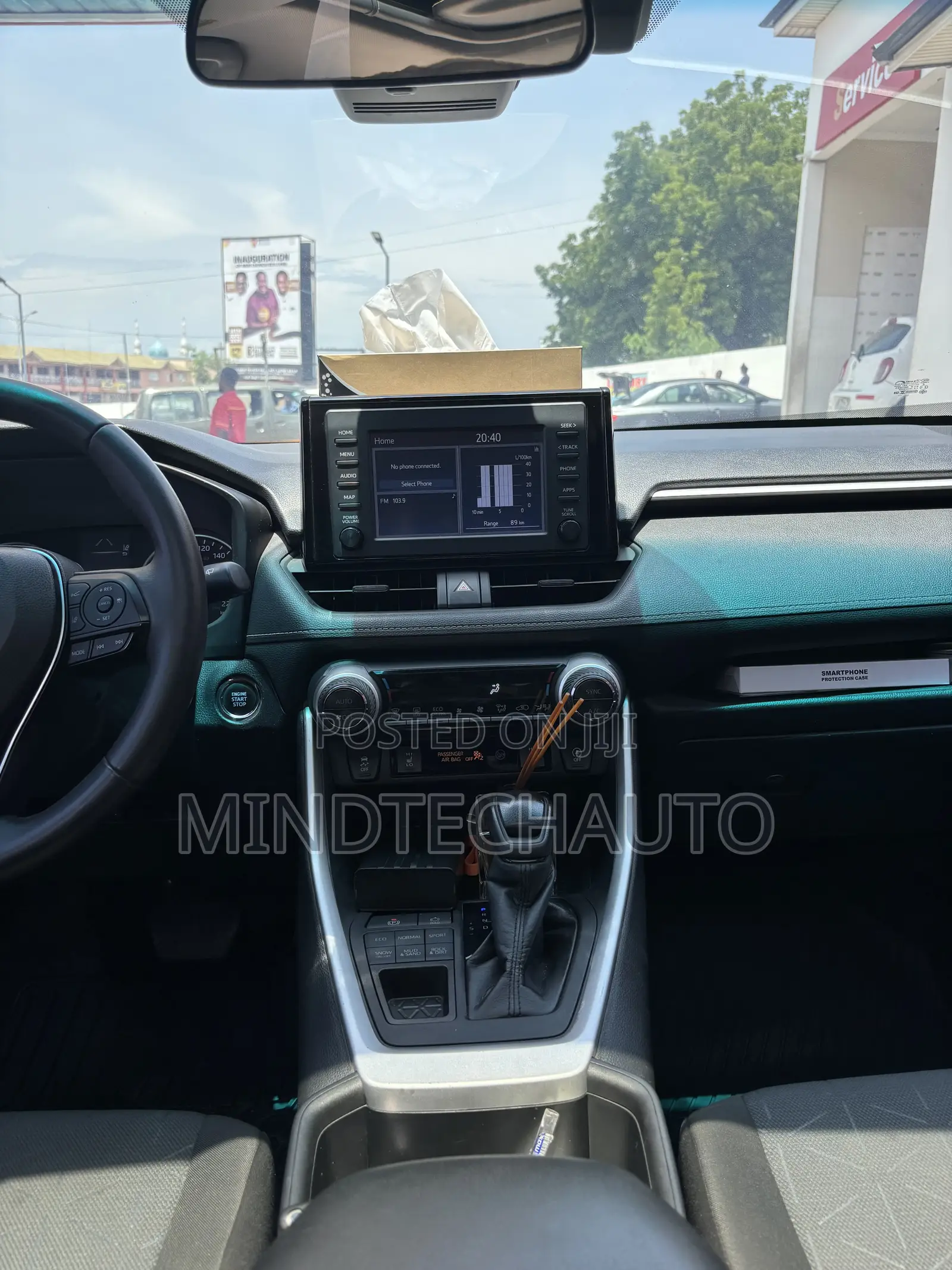 Toyota RAV4 XLE Premium 2022 White