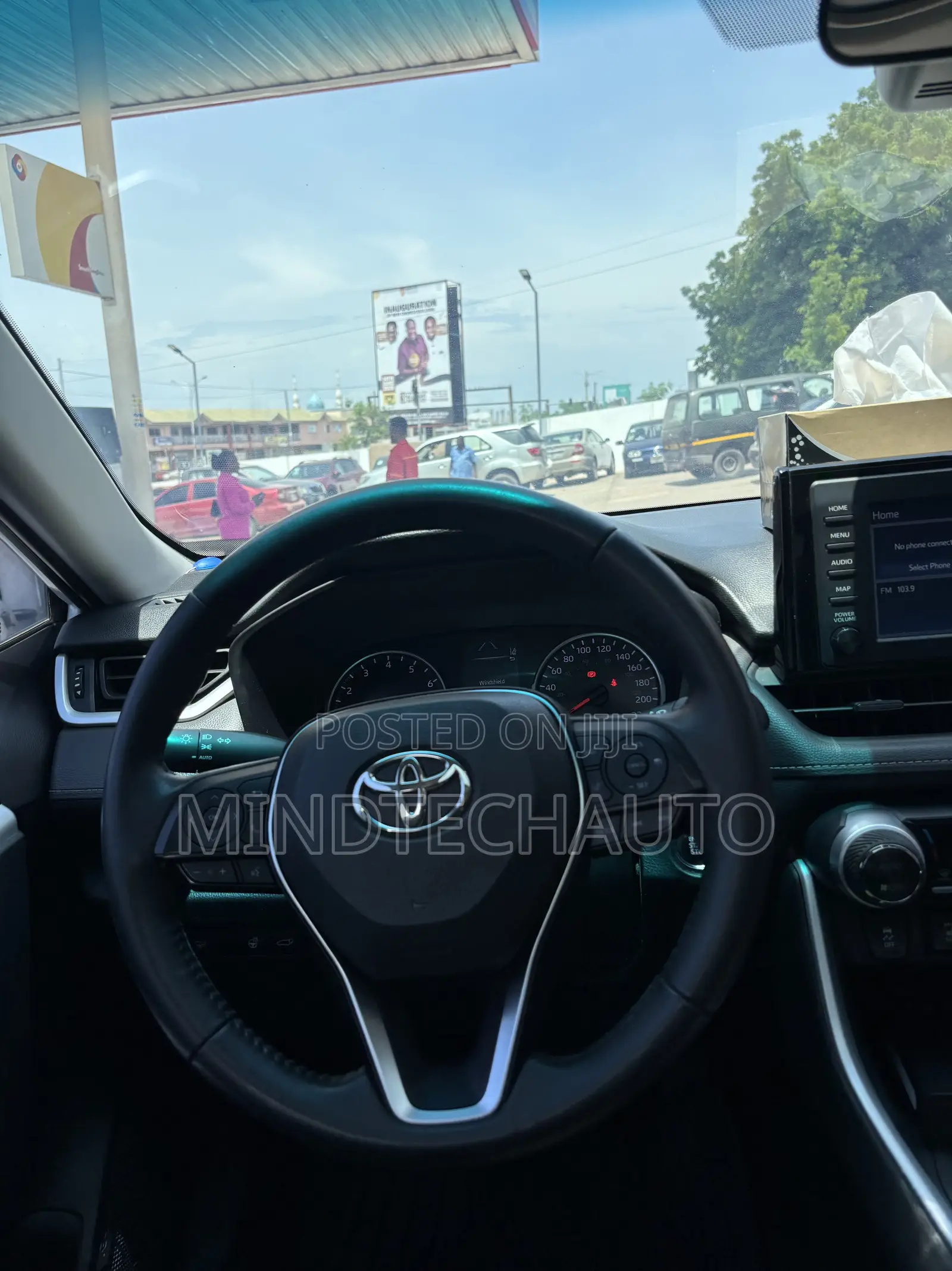 Toyota RAV4 XLE Premium 2022 White