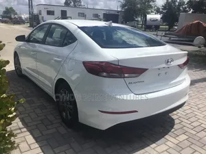 Hyundai Elantra SE 2018 White