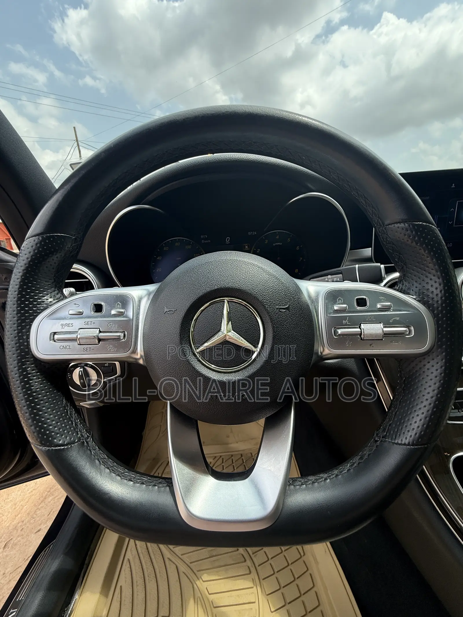Mercedes-Benz C300 2019 Blue