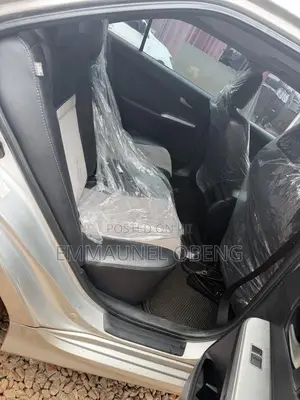 Toyota Camry XLE 4dr Sedan (2.5L 4cyl 6A) 2014 Silver