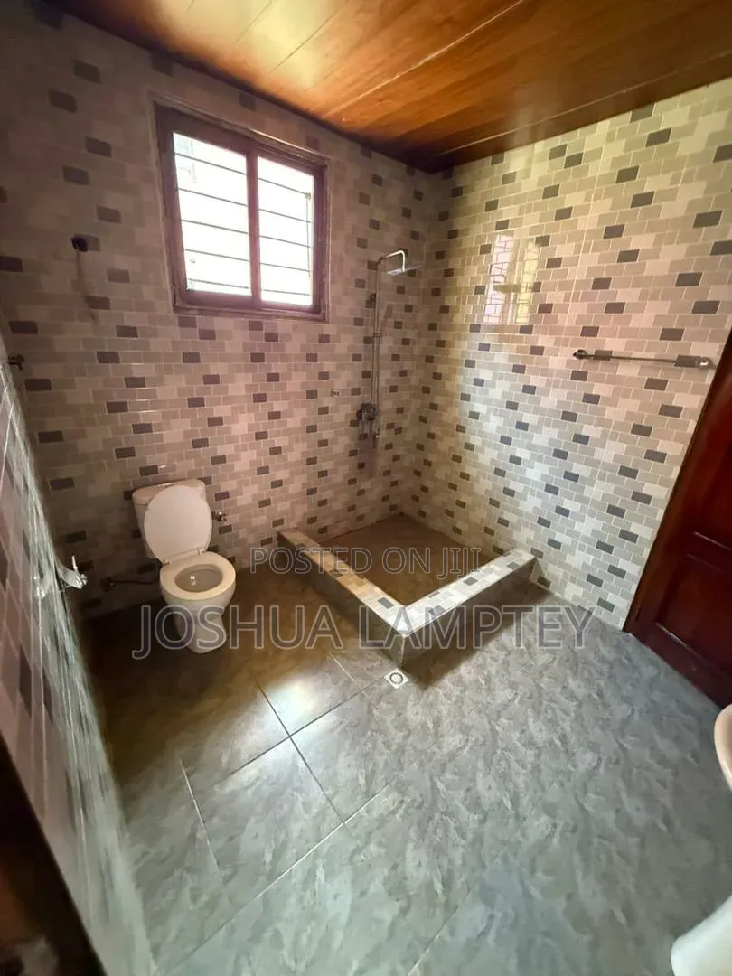 5bdrm House in Westland Ayariga, Police Station for rent