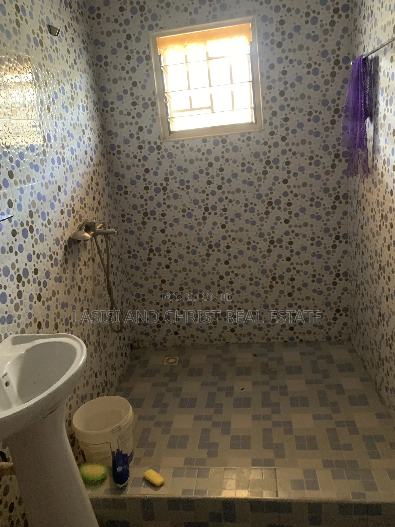 2bdrm House in Lasisi And Christ, Amasaman for rent