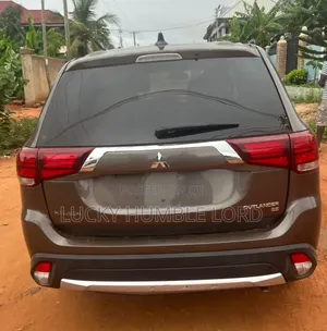 Mitsubishi Outlander 2017 Gray