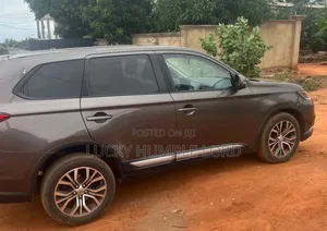 Mitsubishi Outlander 2017 Gray