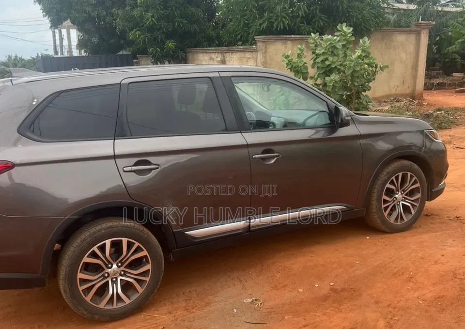 Mitsubishi Outlander 2017 Gray