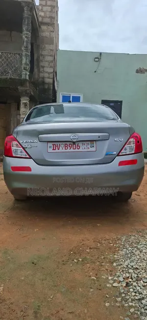 Nissan Versa 1.6 S Sedan CVT 2011 Gray