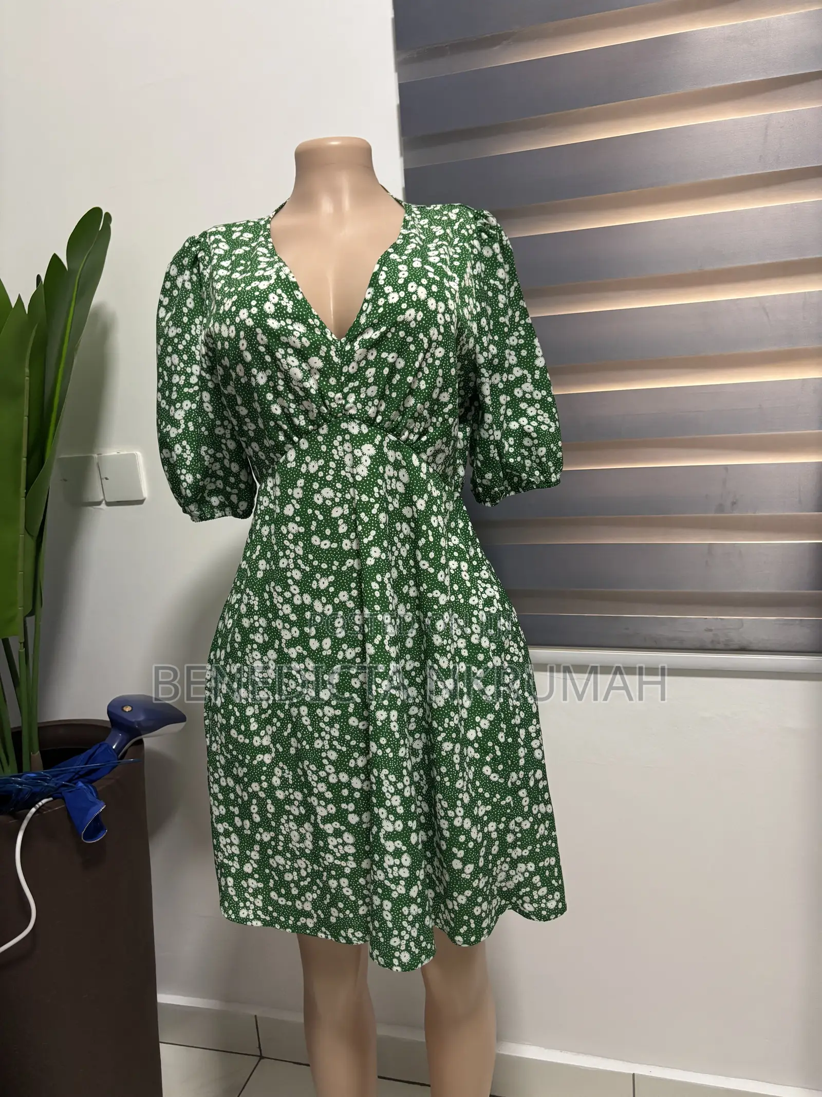 Affordable and Neat Trift Dresses and Tops