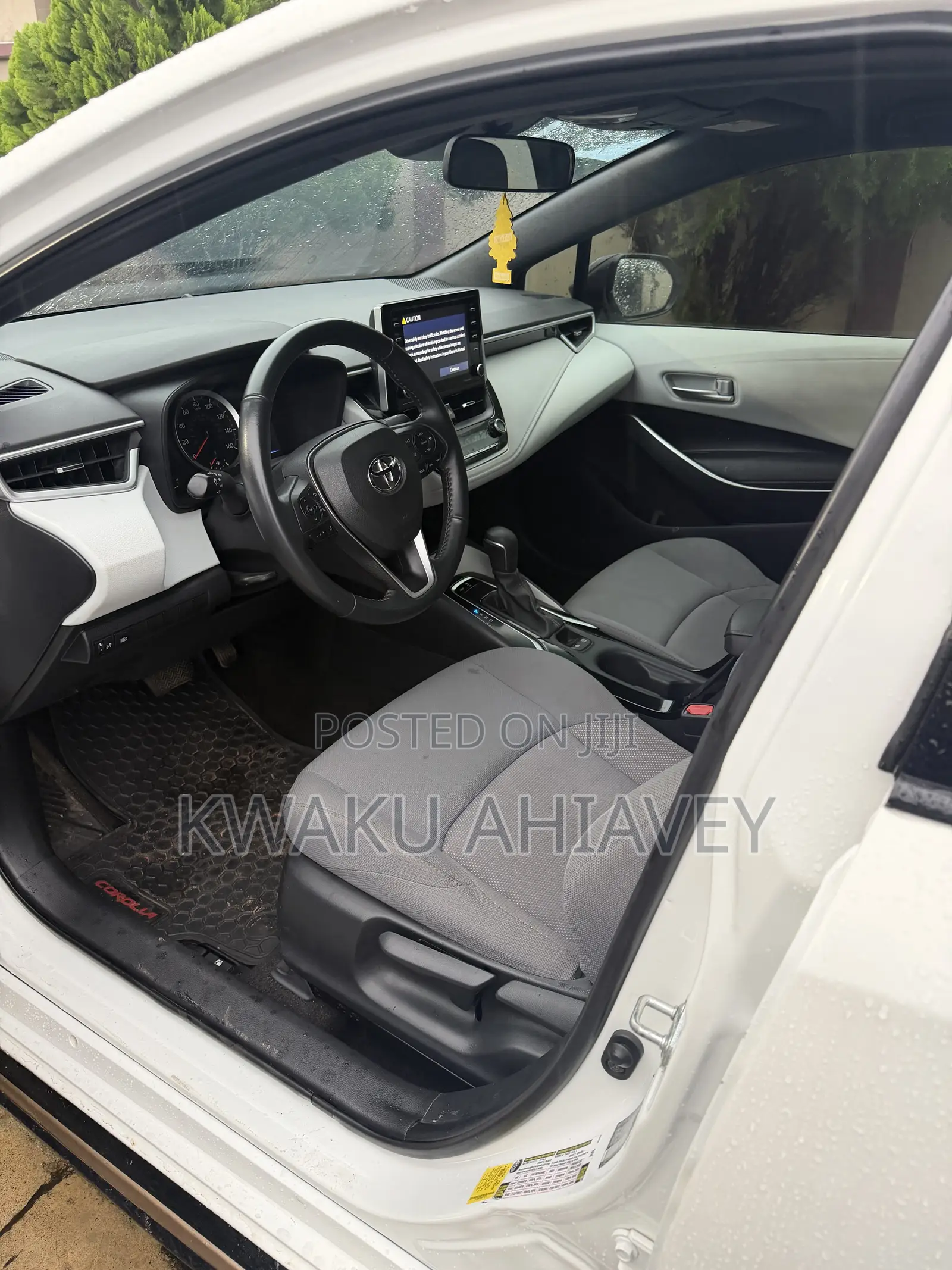 Toyota Corolla SE 2021 White