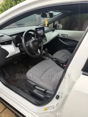 Toyota Corolla SE 2021 White
