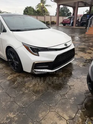 Toyota Corolla SE 2021 White