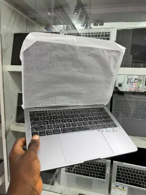 Laptop Apple MacBook Pro 2017 8GB Intel Core i5 SSD 128GB