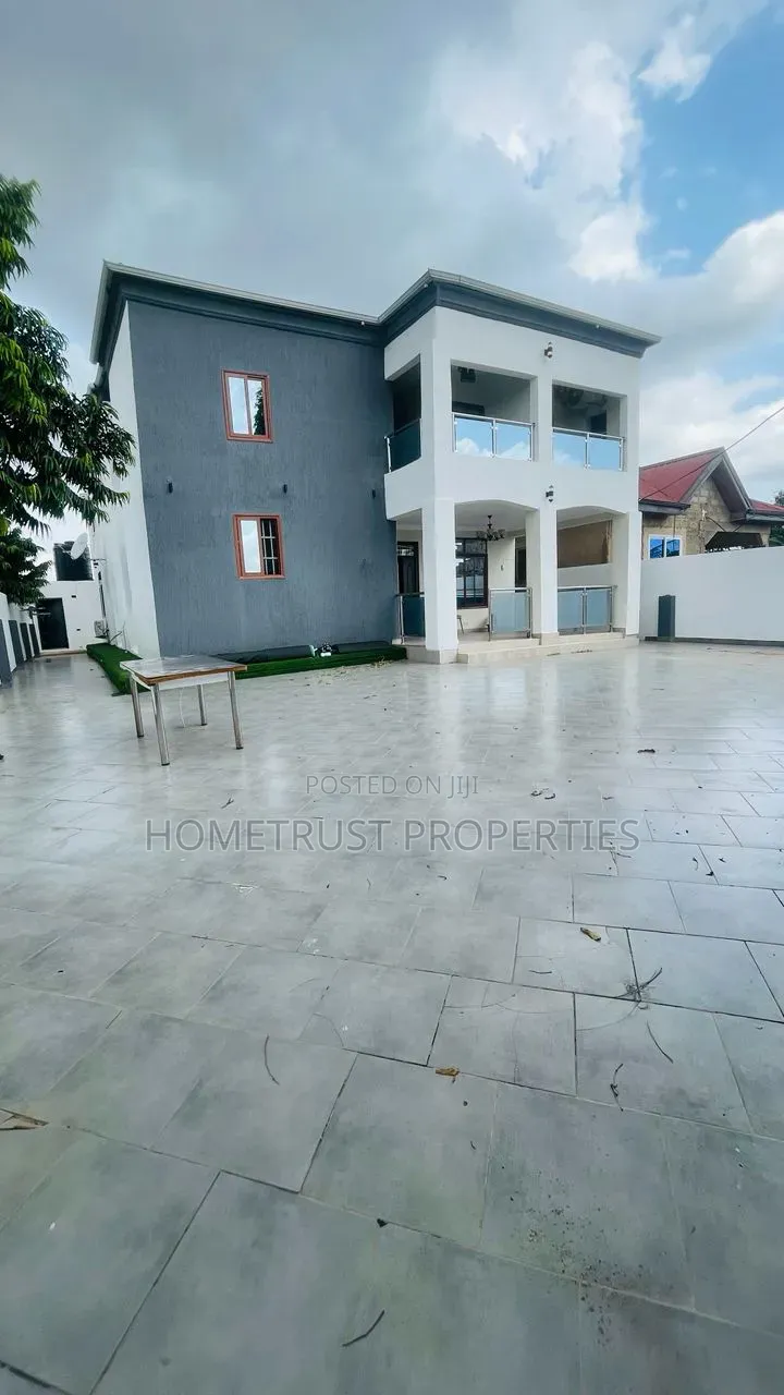 Furnished 6bdrm Duplex in Ablekuma Ga Odumase, Pentecost for sale