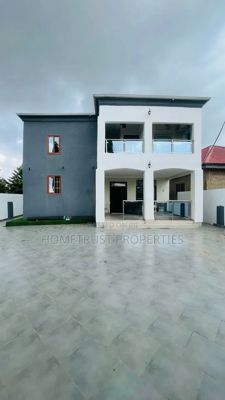 Furnished 6bdrm Duplex in Ablekuma Ga Odumase, Pentecost for sale