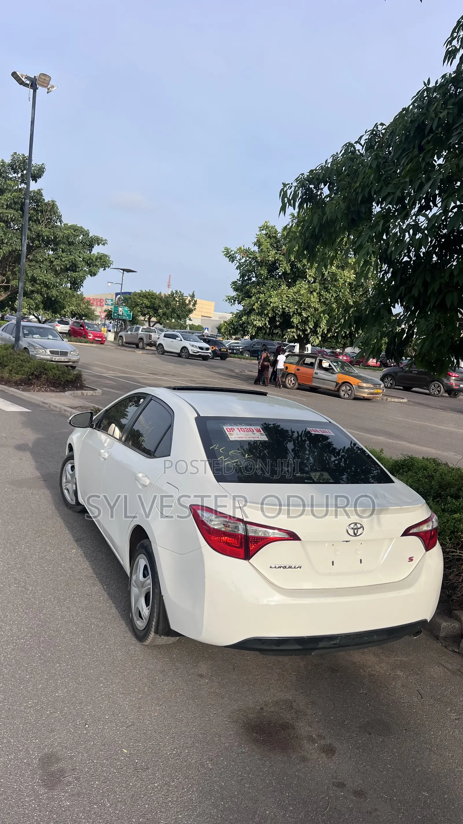Toyota Corolla S 4dr Sedan (1.8L 4cyl CVT) 2015 White