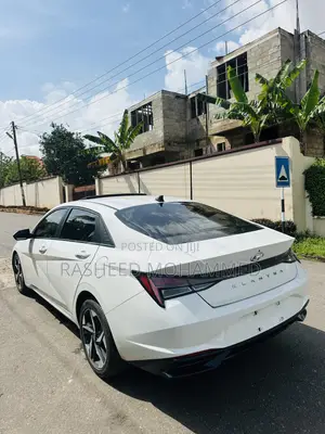 Hyundai Elantra Limited 2023 White