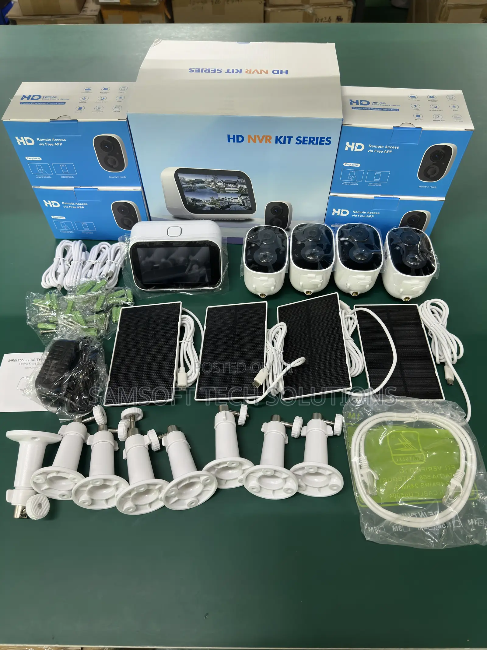 Eseecloud 1-to-4 Solar Camera Set With Screen