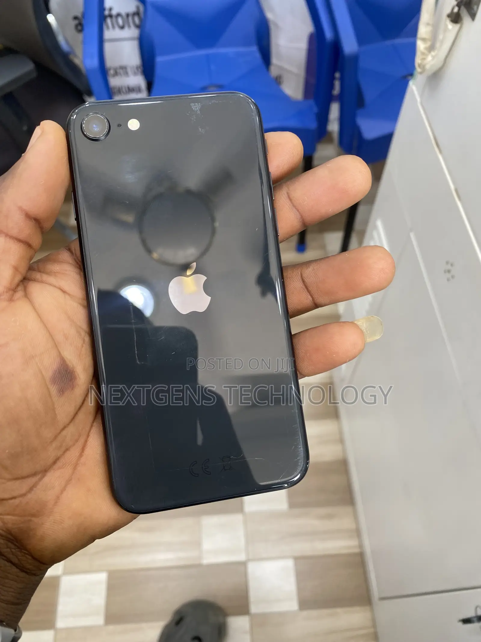 Apple iPhone SE (2020) 128 GB Black