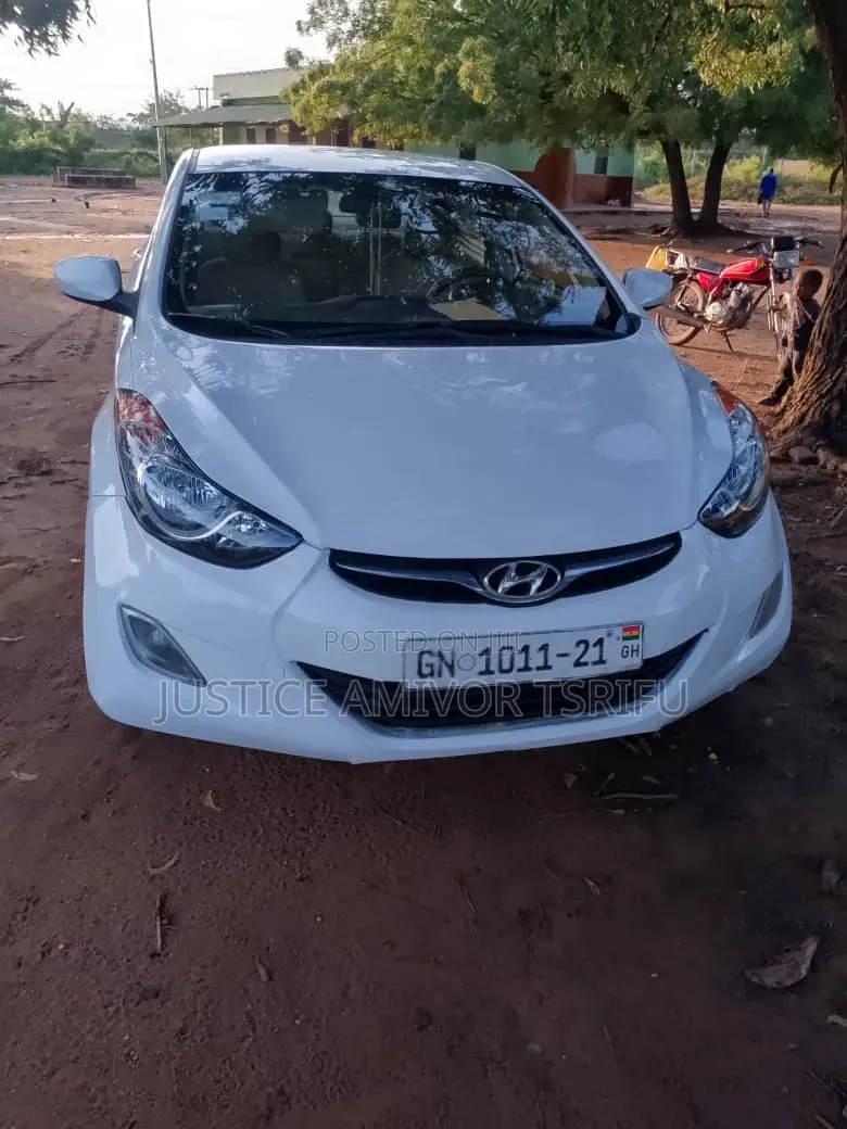 Hyundai Elantra 2011 White