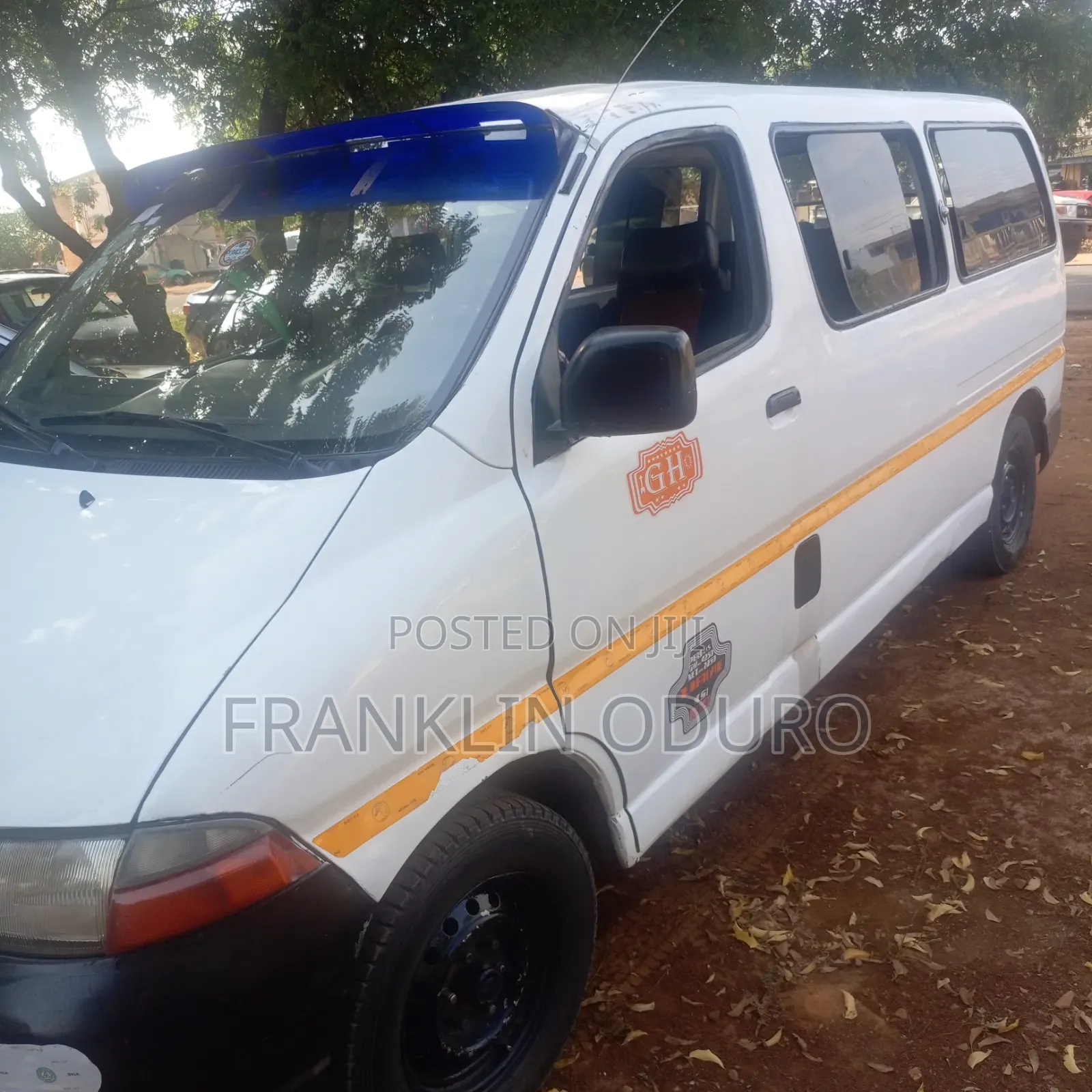 Toyota HiAce 2013 White