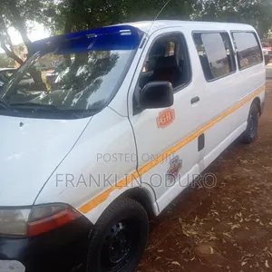 Toyota HiAce 2013 White
