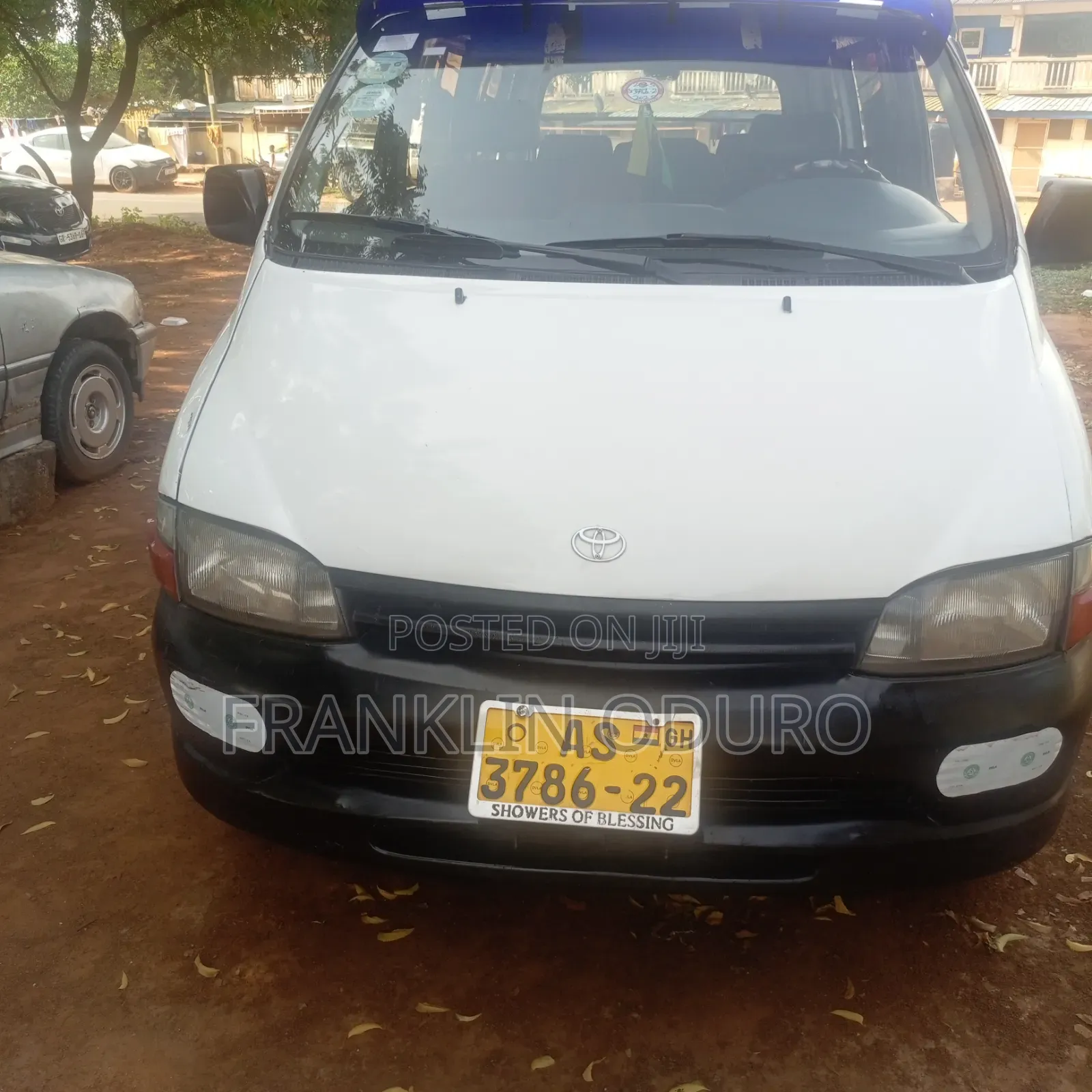Toyota HiAce 2013 White