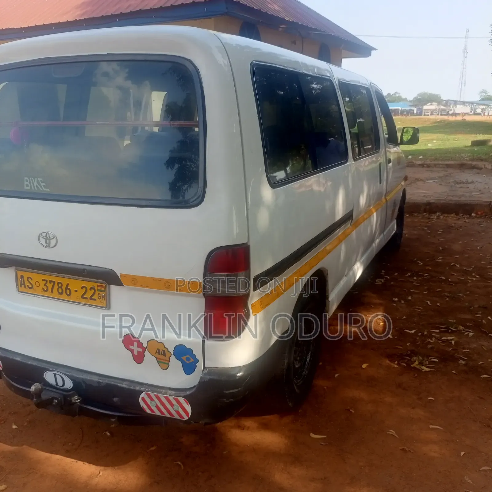 Toyota HiAce 2013 White