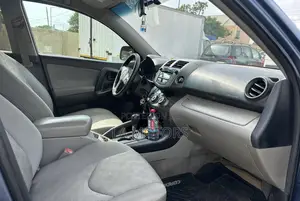 Toyota RAV4 2010 Blue