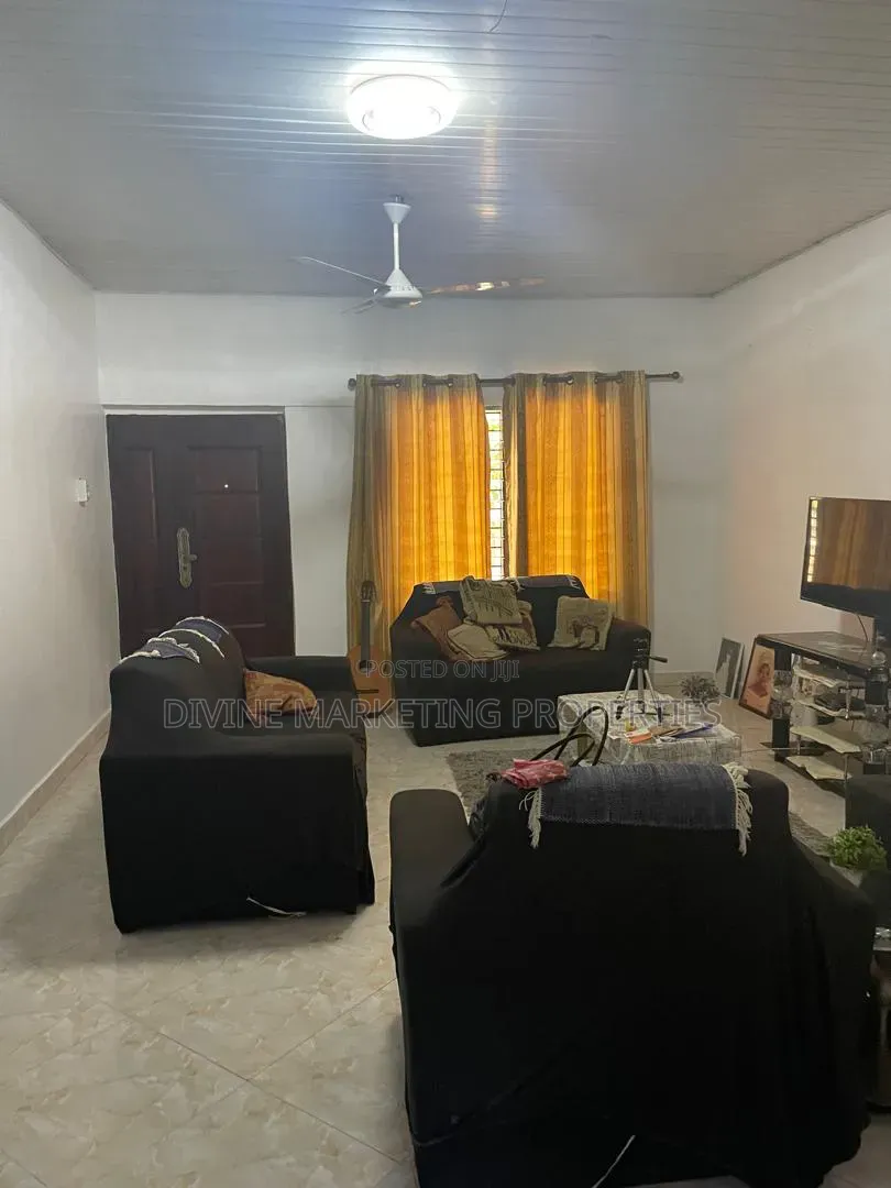 5bdrm House in Kakraba, Adade for sale
