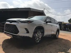 Toyota Highlander Platinum AWD 2024 White