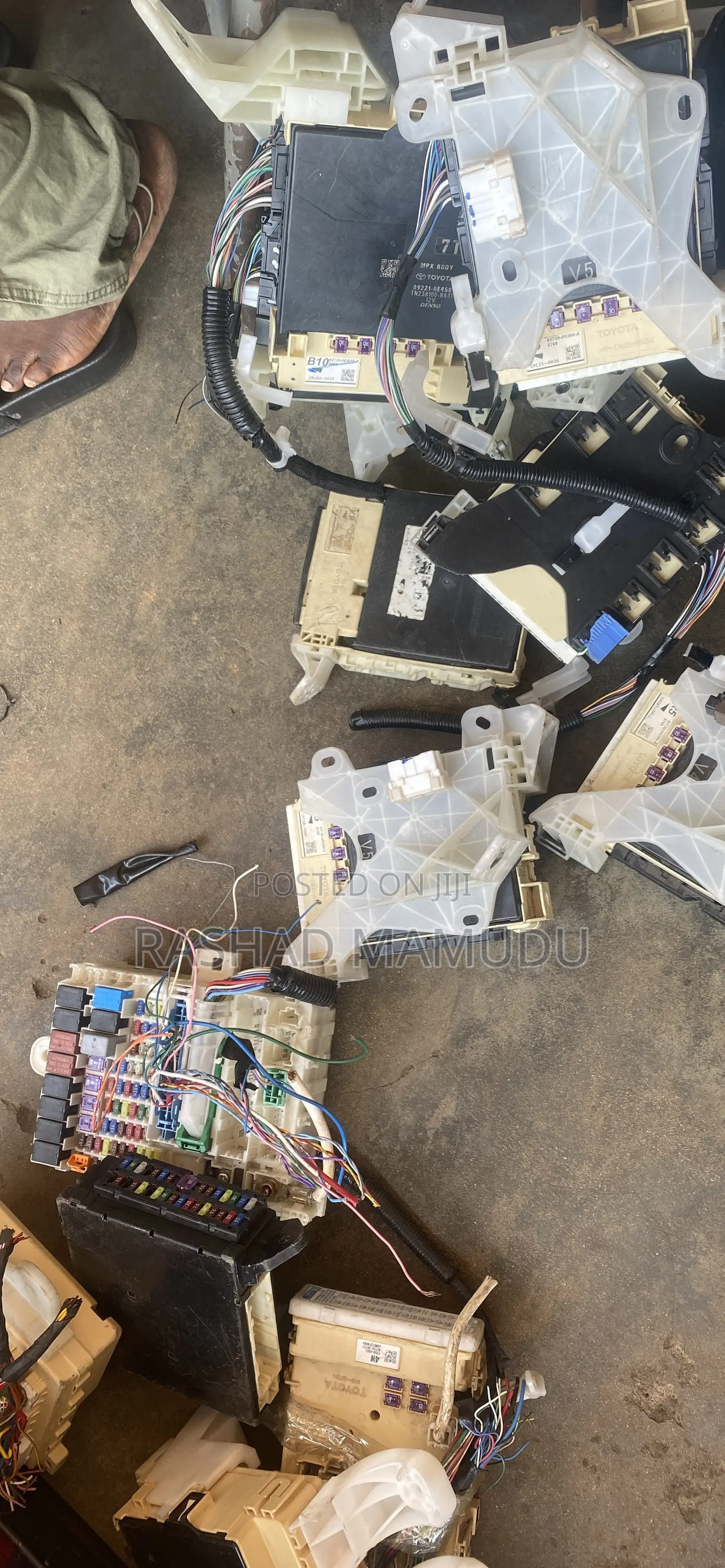 Dashboard Wires,Bcm and Dashboard Fuse Board