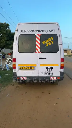 Mercedes-Benz Sprinter 2000 White