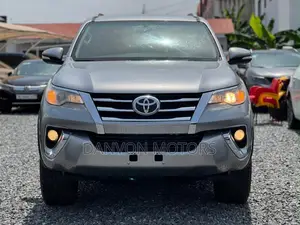 Toyota Fortuner 2.7 AWD 2017 Silver