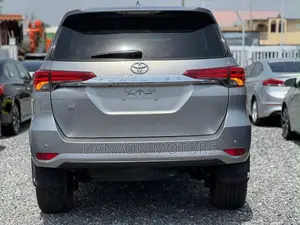 Toyota Fortuner 2.7 AWD 2017 Silver