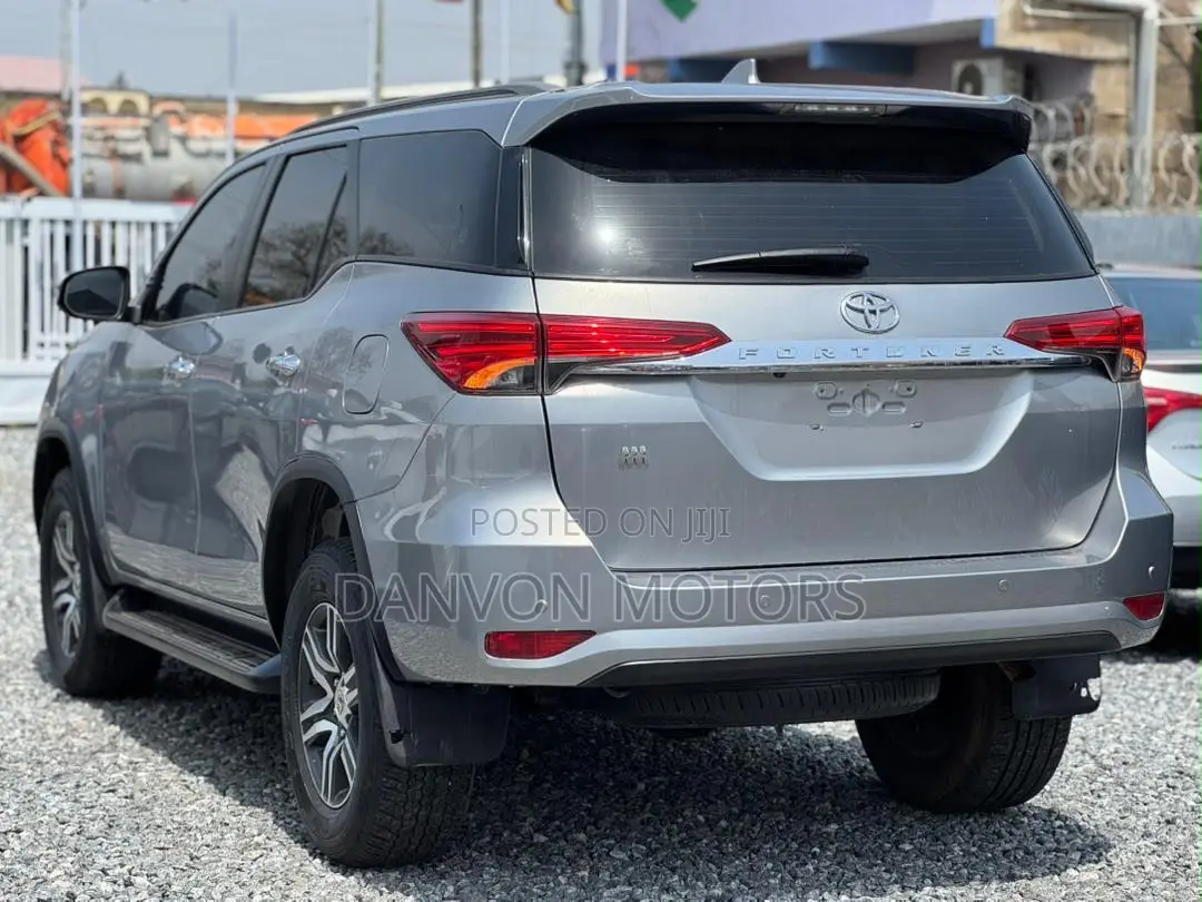Toyota Fortuner 2.7 AWD 2017 Silver