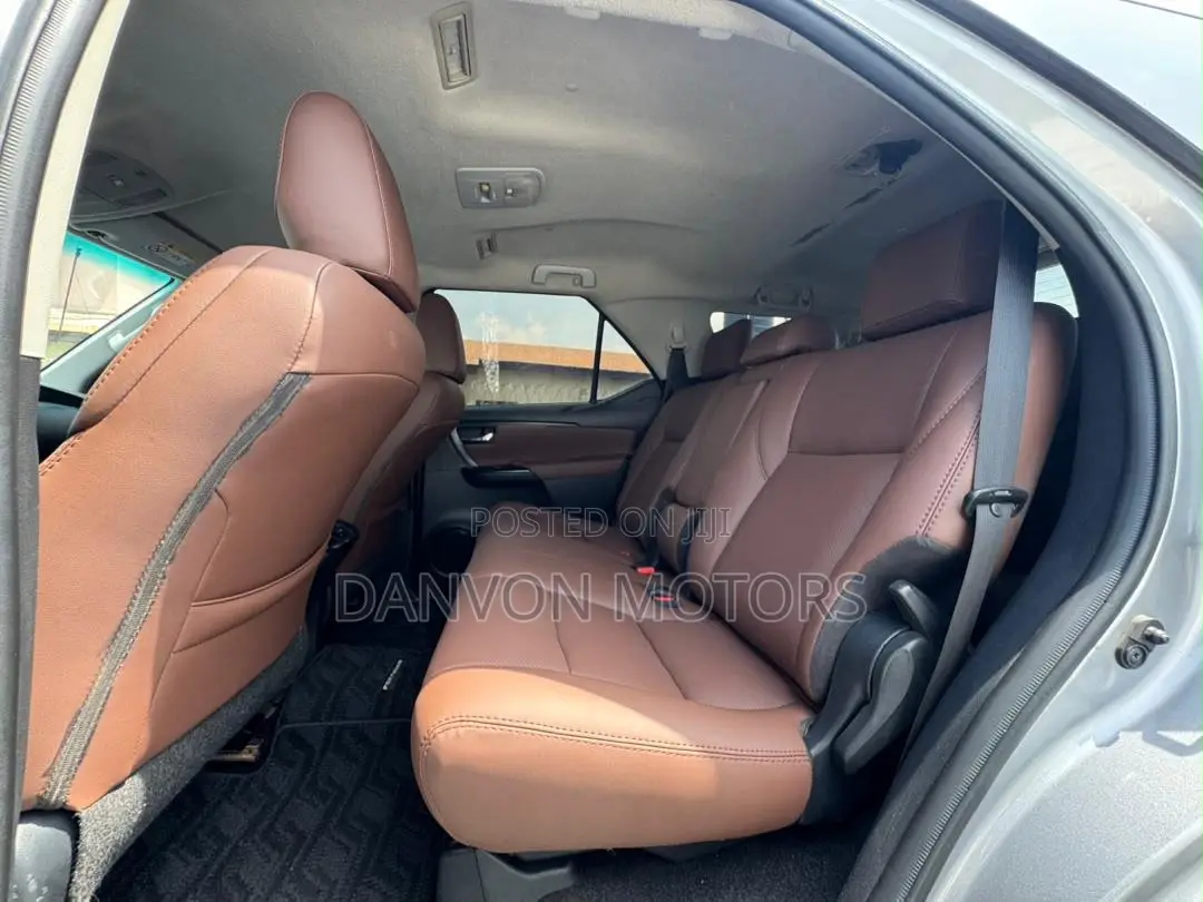 Toyota Fortuner 2.7 AWD 2017 Silver