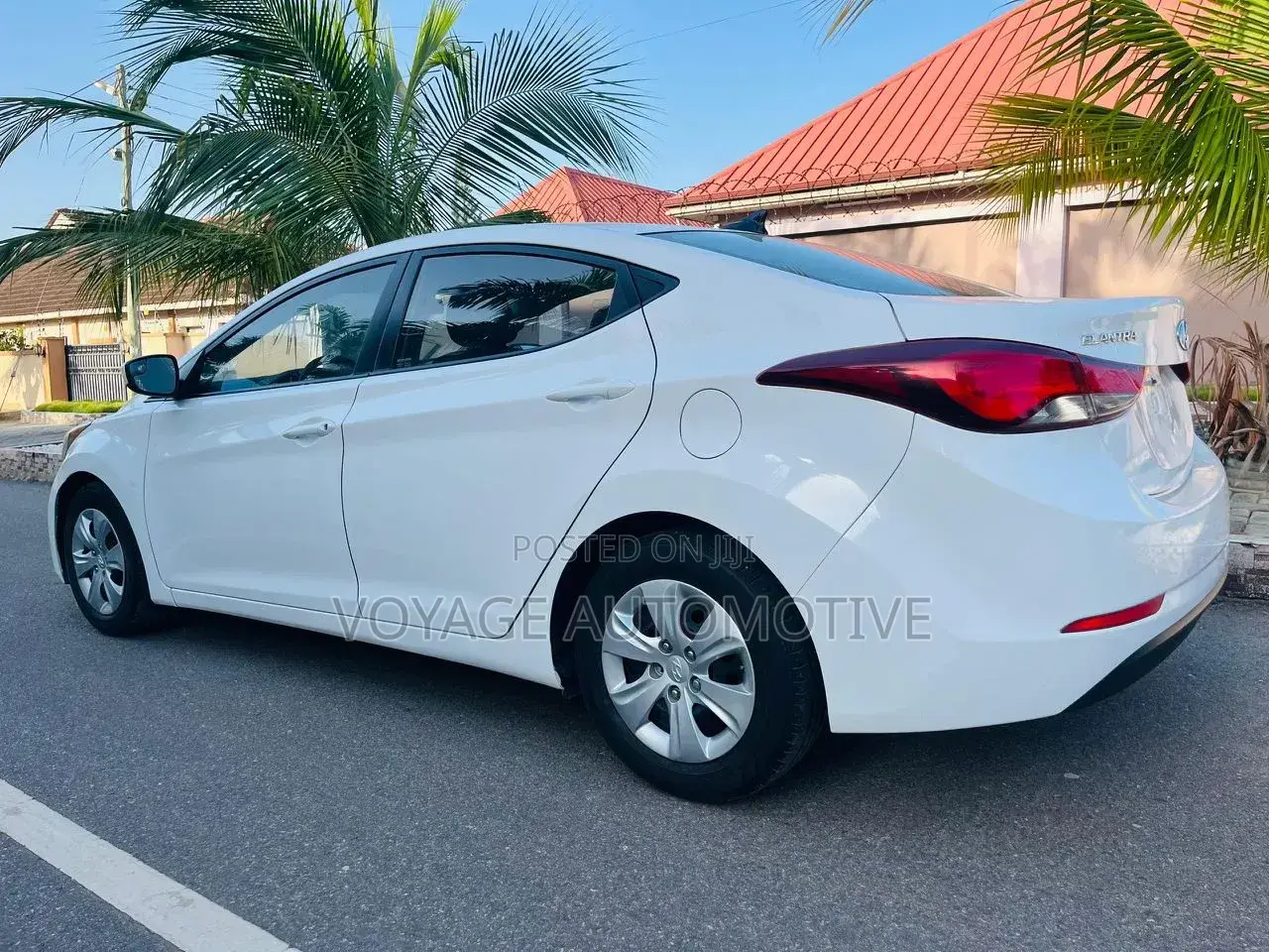 Hyundai Elantra Limited Sedan FWD (1.8L 4cyl 6A) 2016 Silver