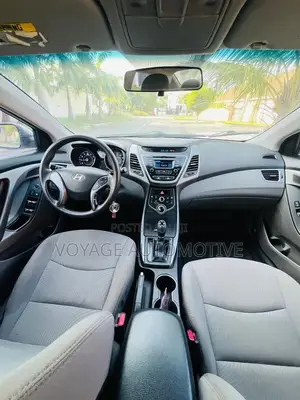 Hyundai Elantra Limited Sedan FWD (1.8L 4cyl 6A) 2016 Silver