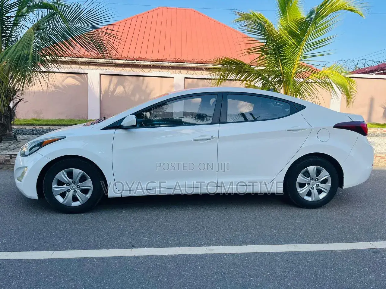 Hyundai Elantra Limited Sedan FWD (1.8L 4cyl 6A) 2016 Silver