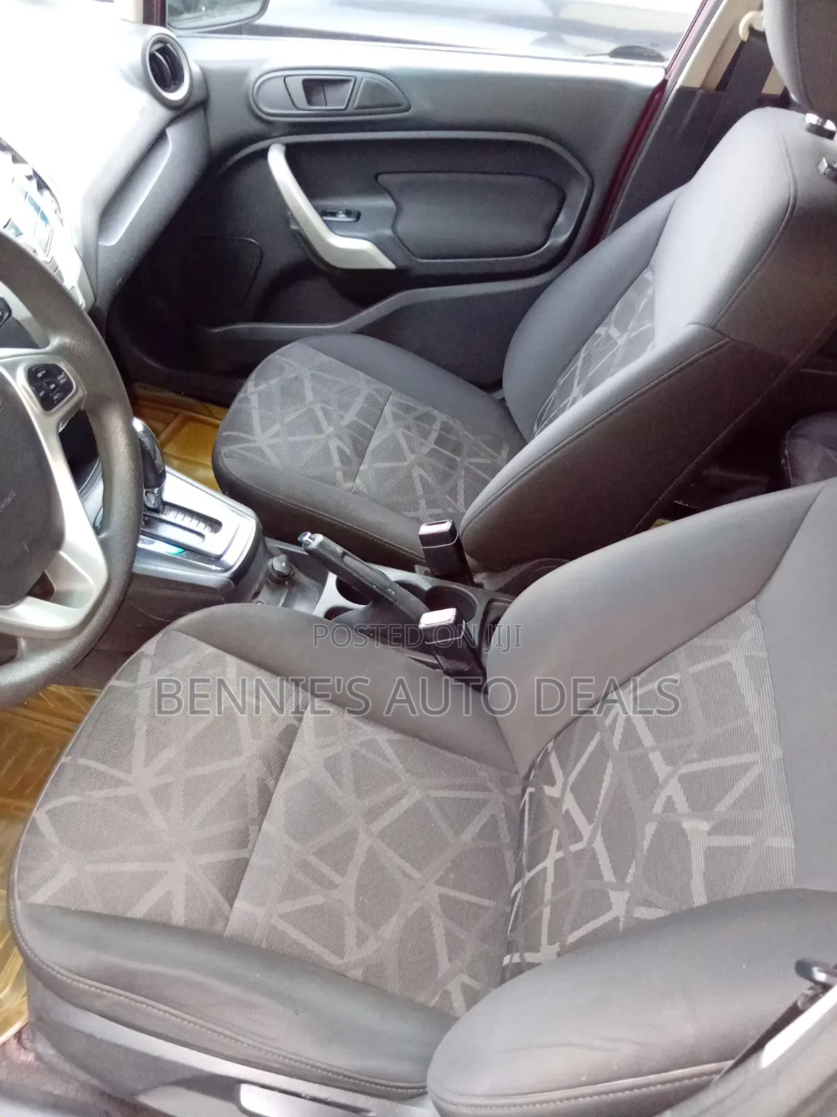 Ford Fiesta 2011 Red