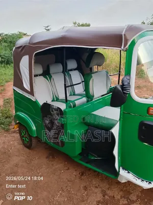 Bajaj RE 2021 Green