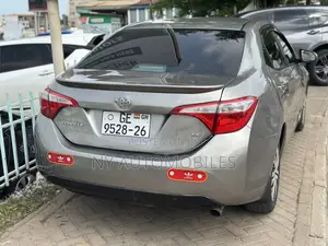 Toyota Corolla 2015 Brown