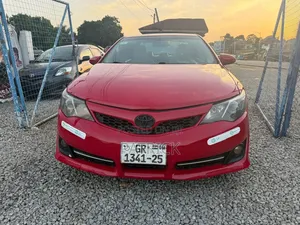 Toyota Camry XLE 4dr Sedan (2.5L 4cyl 6A) 2014 Red