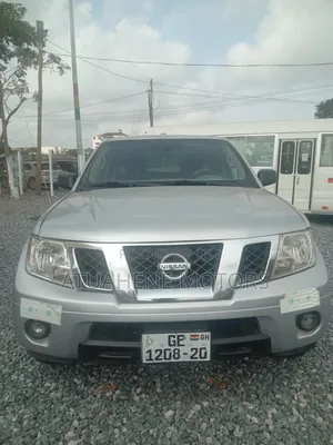 Nissan Frontier 2011 Silver