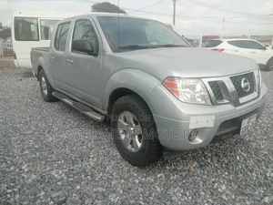 Nissan Frontier 2011 Silver