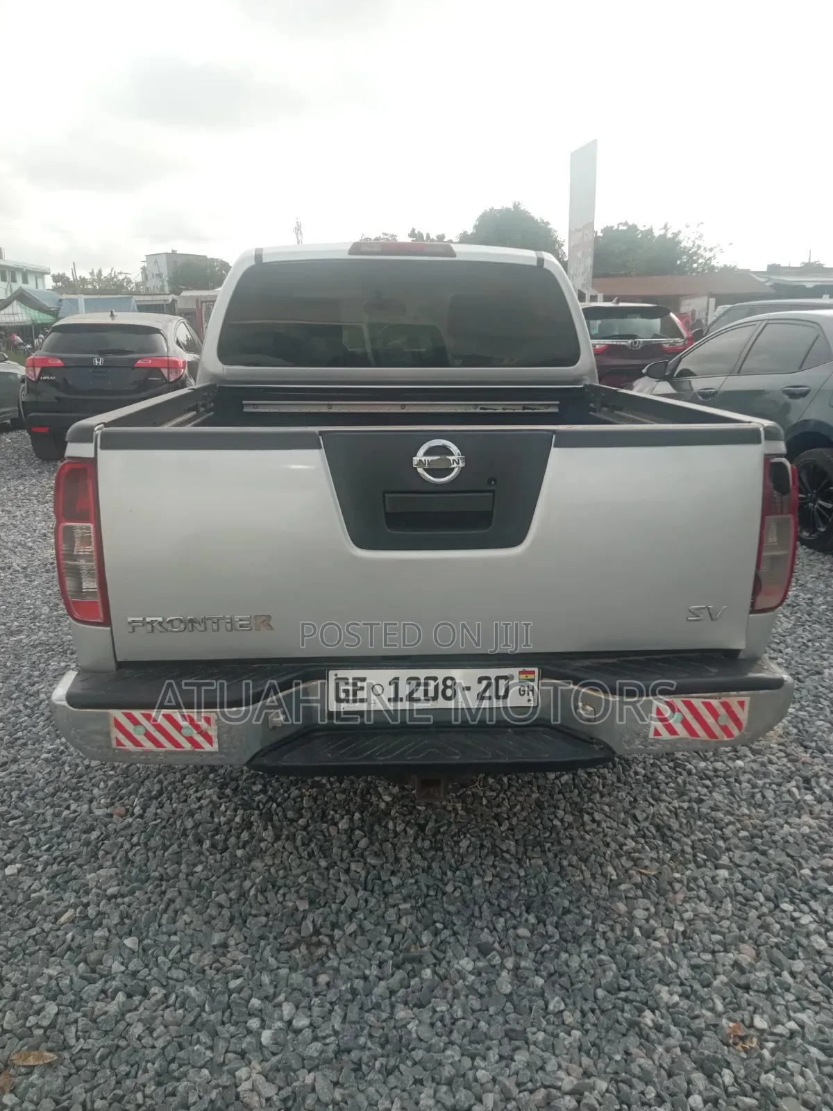 Nissan Frontier 2011 Silver