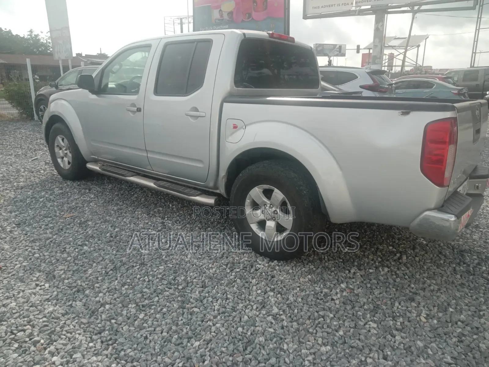 Nissan Frontier 2011 Silver