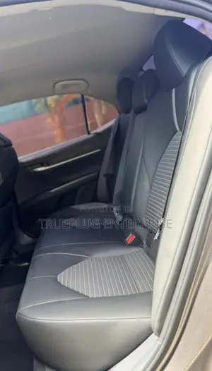 Toyota Camry SE 2022 Gray