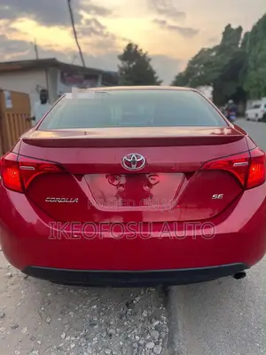 Toyota Corolla SE 4dr Sedan (1.8L 4cyl CVT) 2017 Red