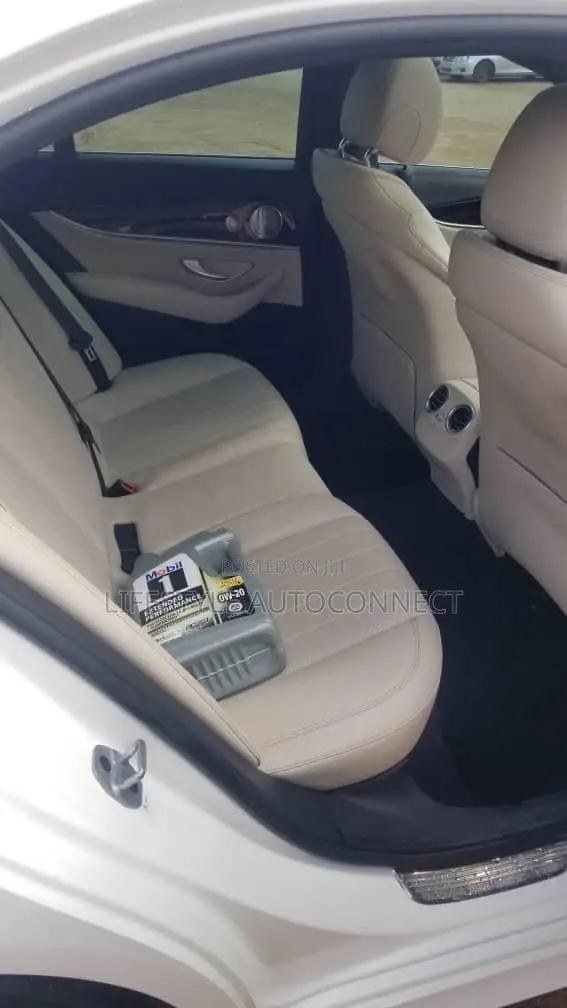 Mercedes-Benz E300 2018 White